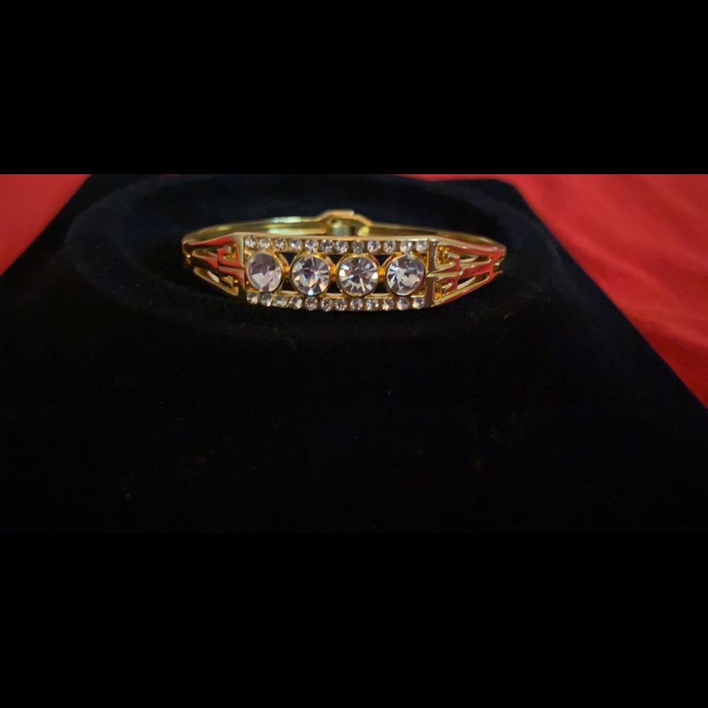 Bracelets - Picture 2 of 10